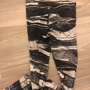 Lululemon marble leggings
